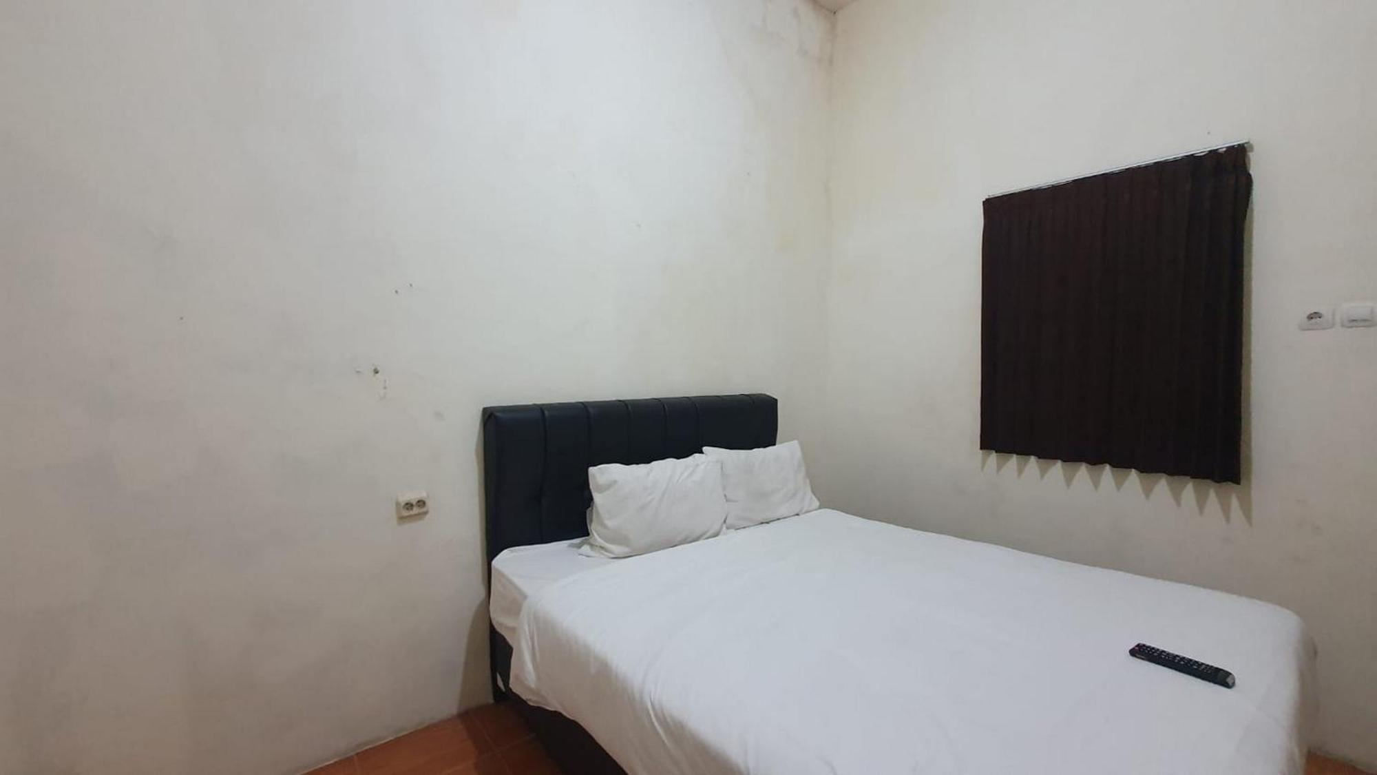 Reddoorz Syariah At Demasto Homestay เจมเบอร์ ภายนอก รูปภาพ